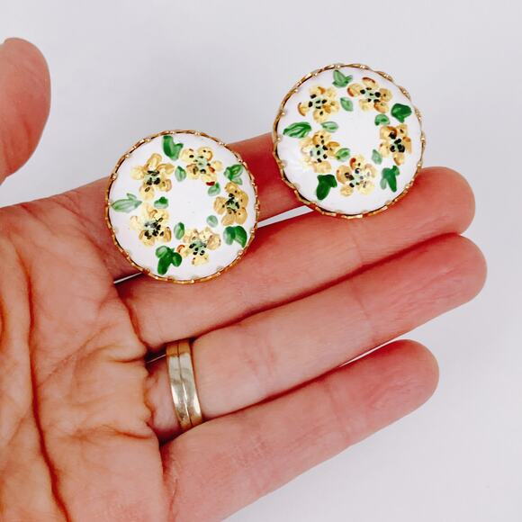 Vintage Mid Century Hand Painted Yellow Floral Clip On Earrings Domed Round - Picture 5 of 9